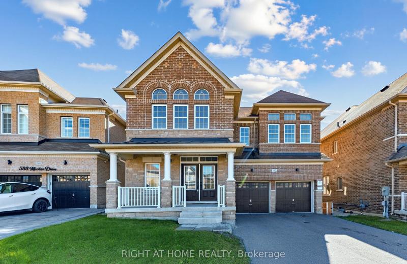 592 Mactier Drive, Vaughan, ON L4H 4T9