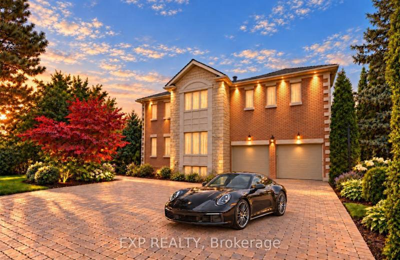 2 Shallmar Gardens, Richmond Hill, ON L4B 3G4