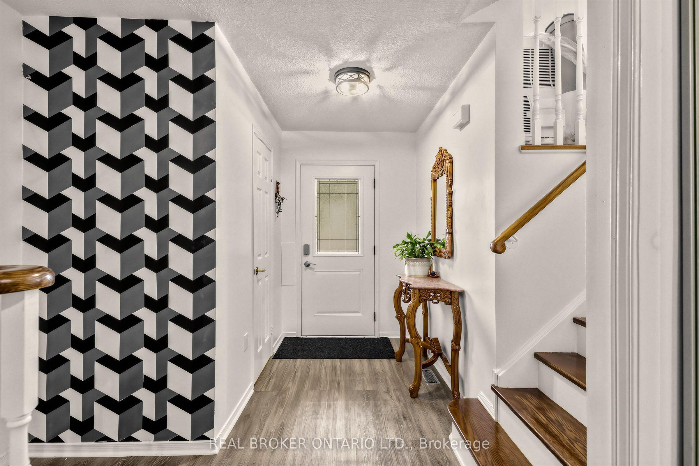 26 White Boulevard, Vaughan, ON L4J 5Z3