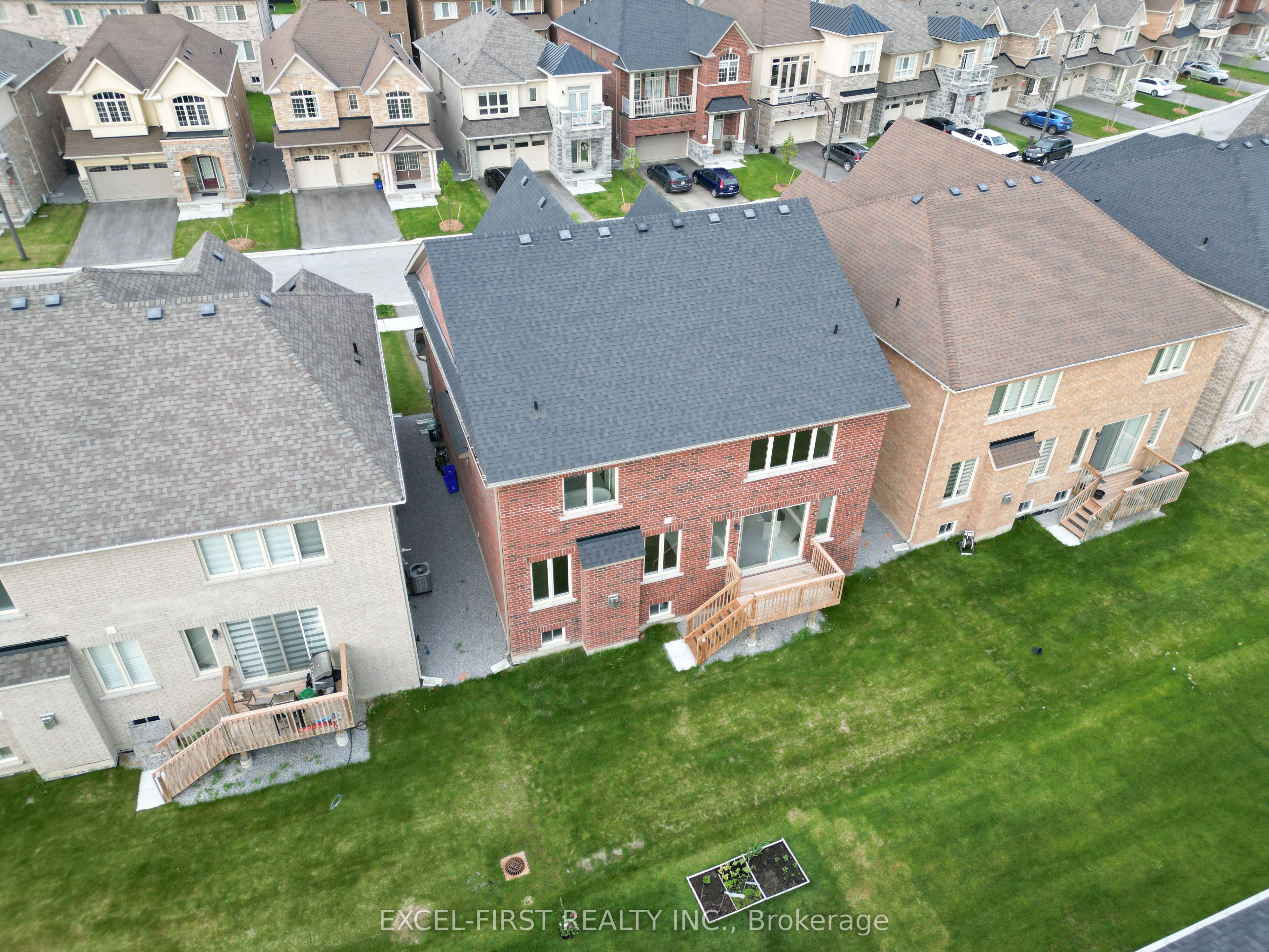 147 Frederick Pearson Street, East Gwillimbury, ON L9N 0Y8