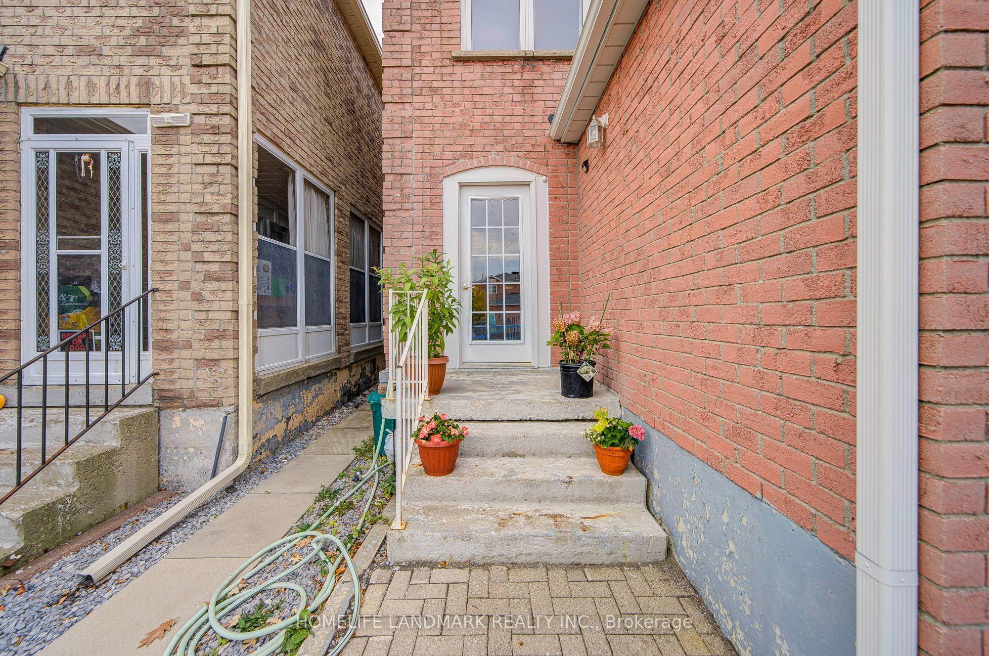 72 Terrosa Road, Markham, ON L3S 2N2