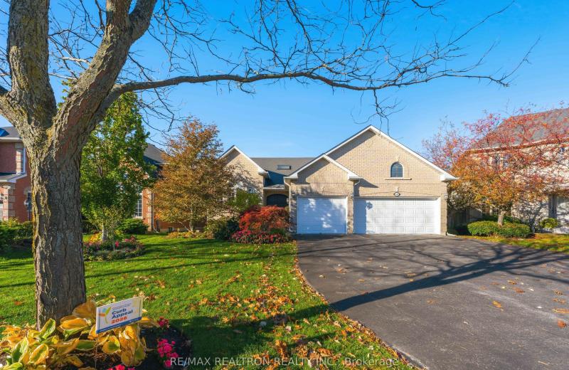 18 Glenforest Drive, Vaughan, ON L4J 8K5