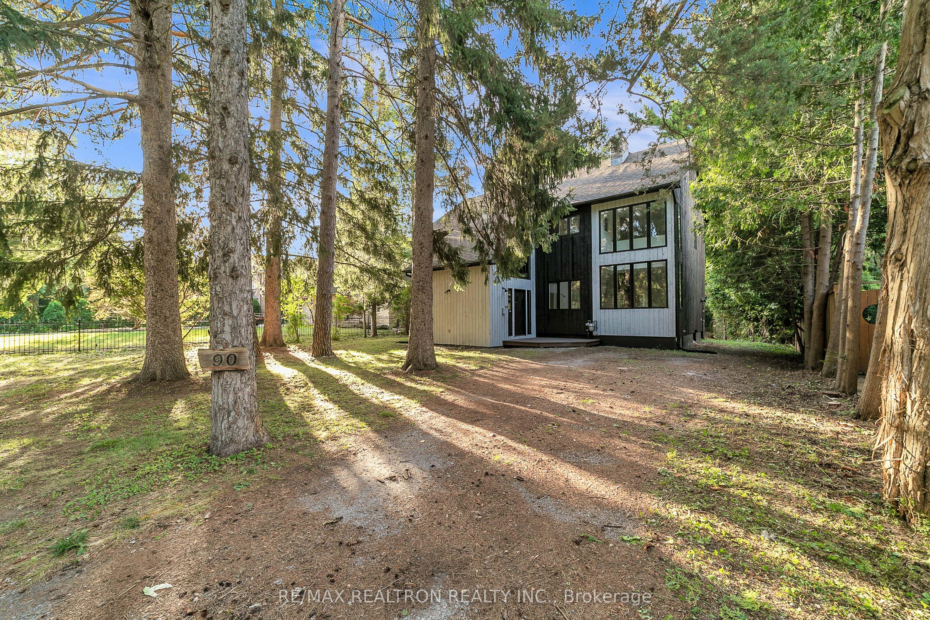 90 Proctor Avenue, Markham, ON L3T 1M7