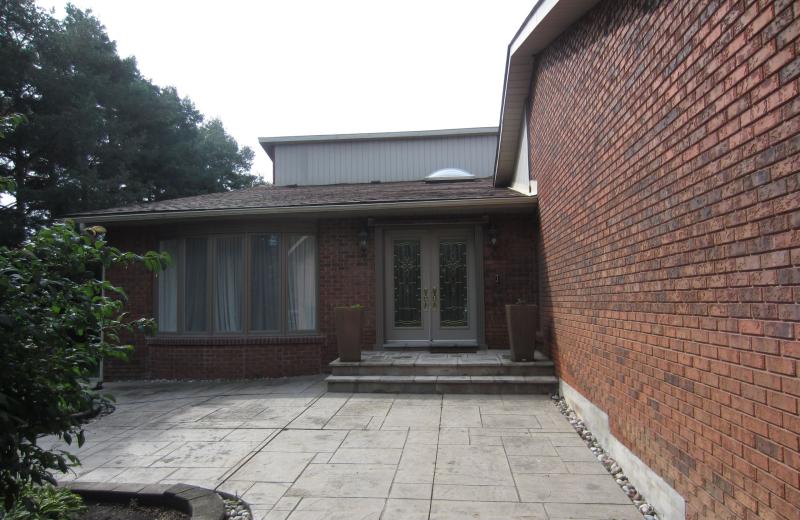 135 Hayhoe Avenue, Vaughan, ON L4L 1S5