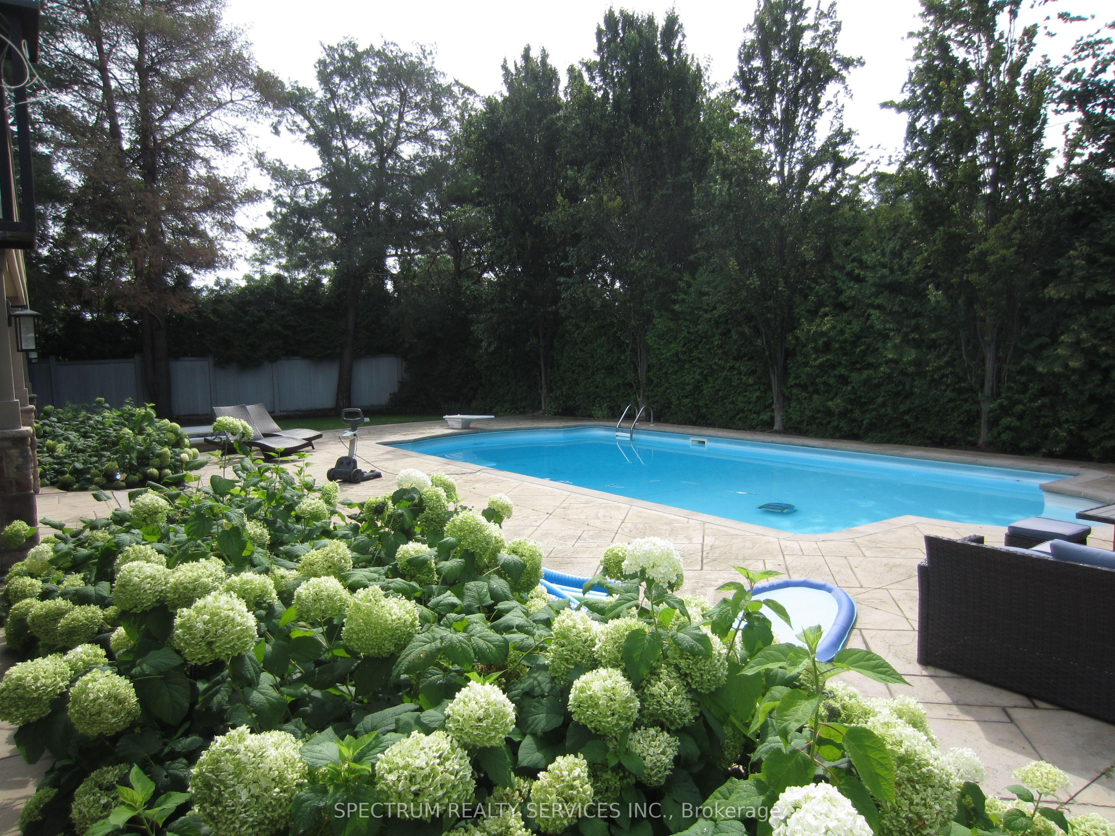 135 Hayhoe Avenue, Vaughan, ON L4L 1S5