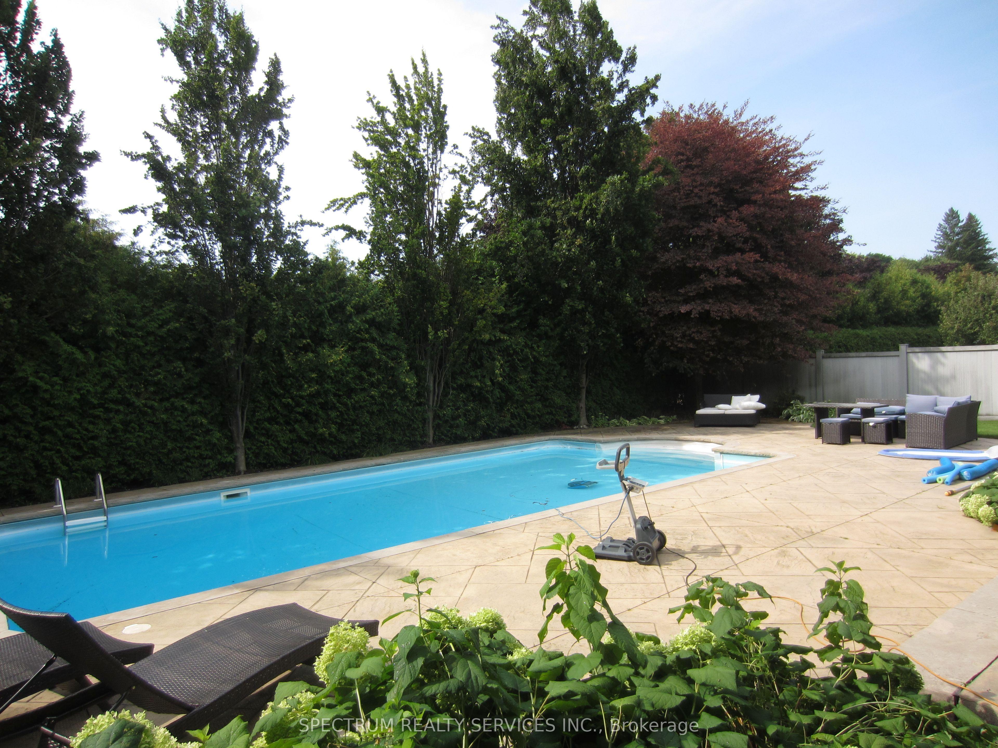 135 Hayhoe Avenue, Vaughan, ON L4L 1S5