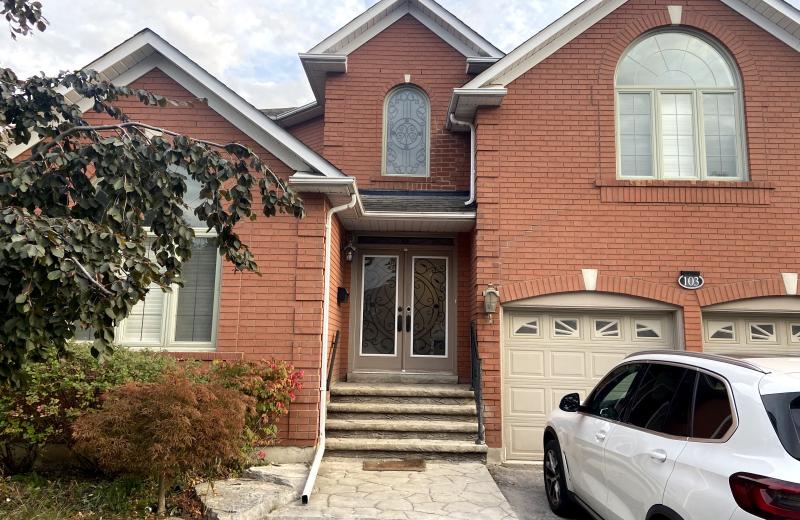 103 Beverley Glen Boulevard, Vaughan, ON L4J 7V2