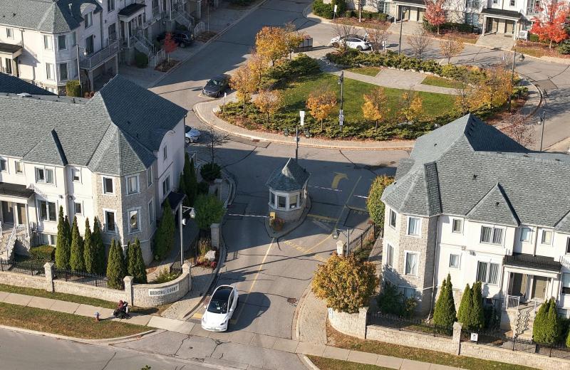 9133 Bayview Avenue 99, Richmond Hill, ON L4B 4V7