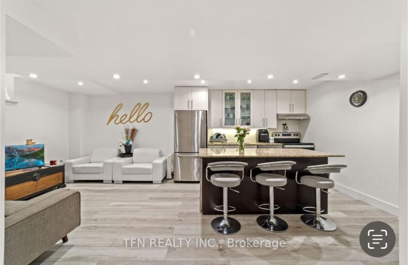17 Camden Drive, Vaughan, ON L4K 5S6
