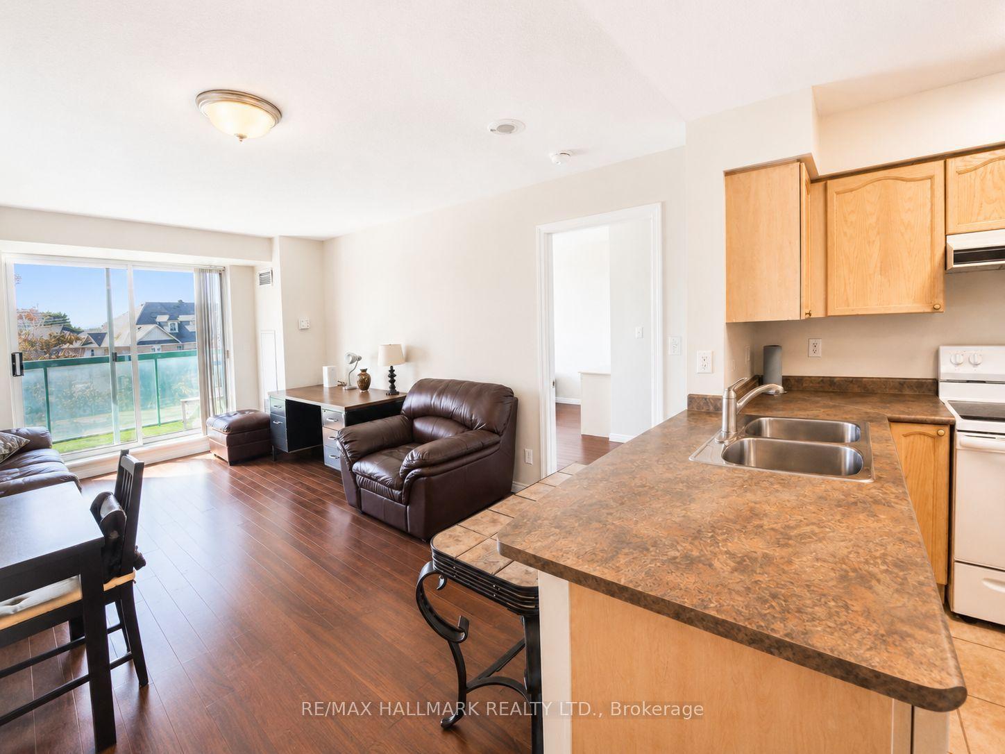 3 Ellesmere Street 215, Richmond Hill, ON L4B 4N2