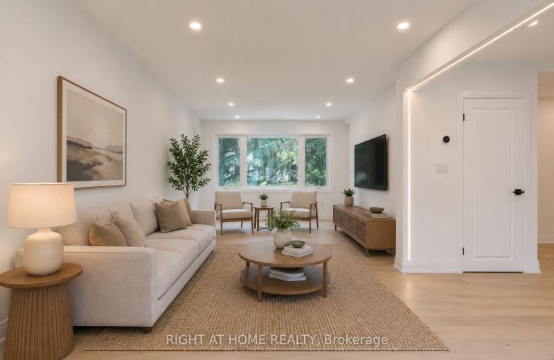 30 Morton Avenue, East Gwillimbury, ON L0G 1V0