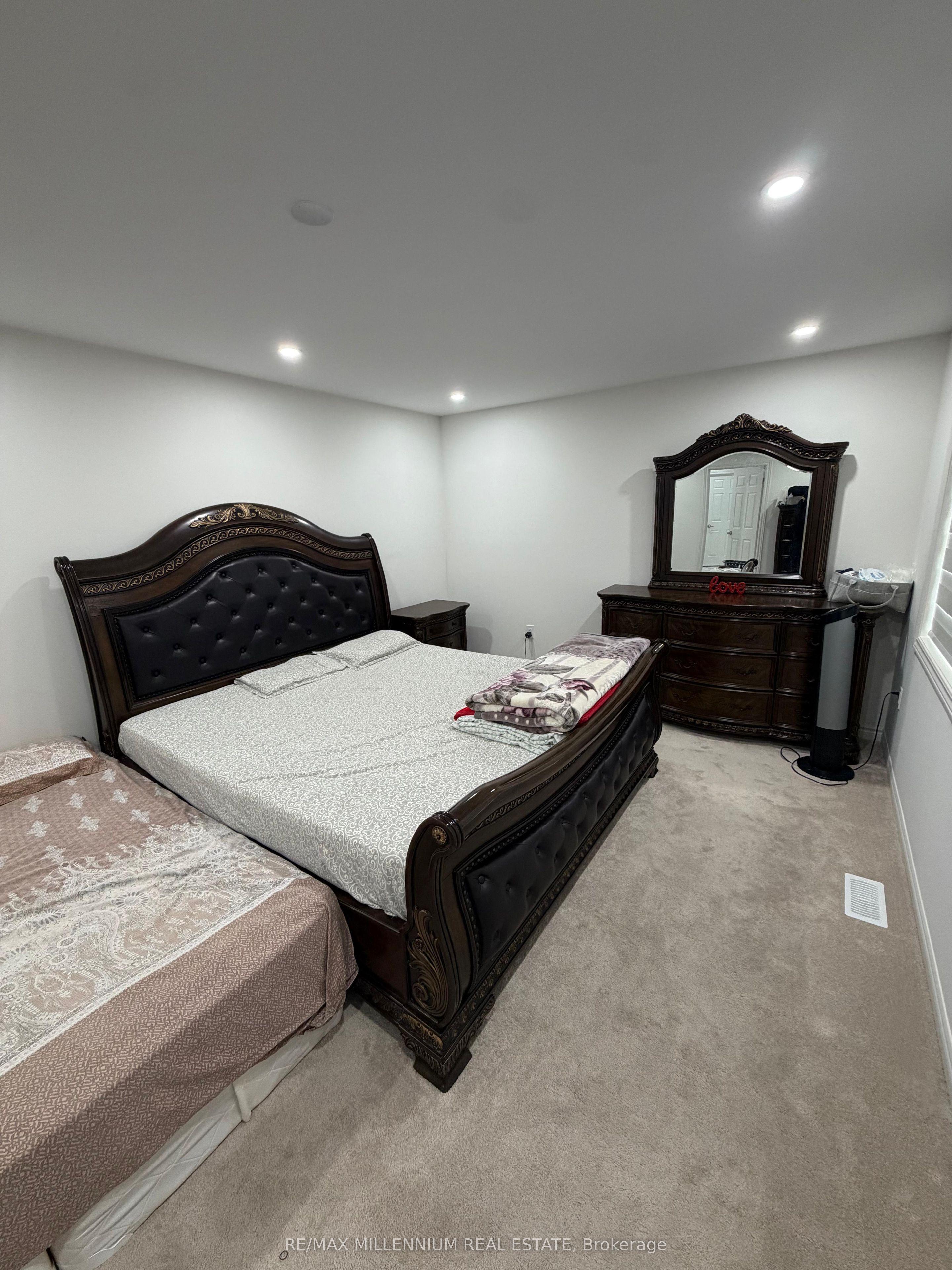 52 Sparrow Way, Adjala-Tosorontio, ON L0G 1W0