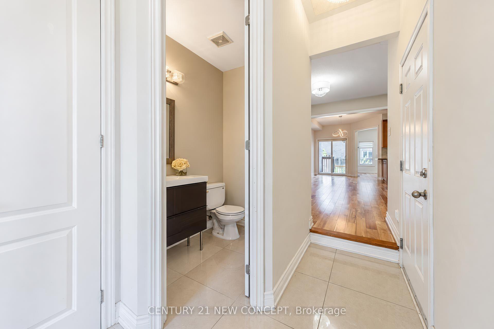 210 lauderdale Drive, Vaughan, ON L6A 0S4