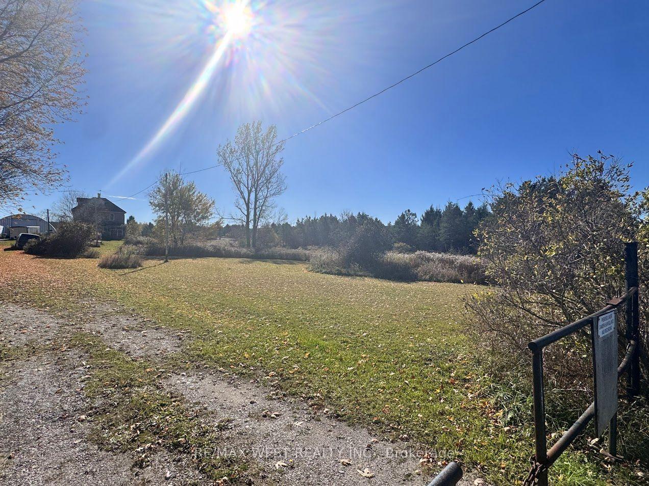 211 Queen Street W, Springwater, ON L0L 1P0