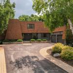 23 Royal Oak Drive, Barrie, ON L4N 7S5