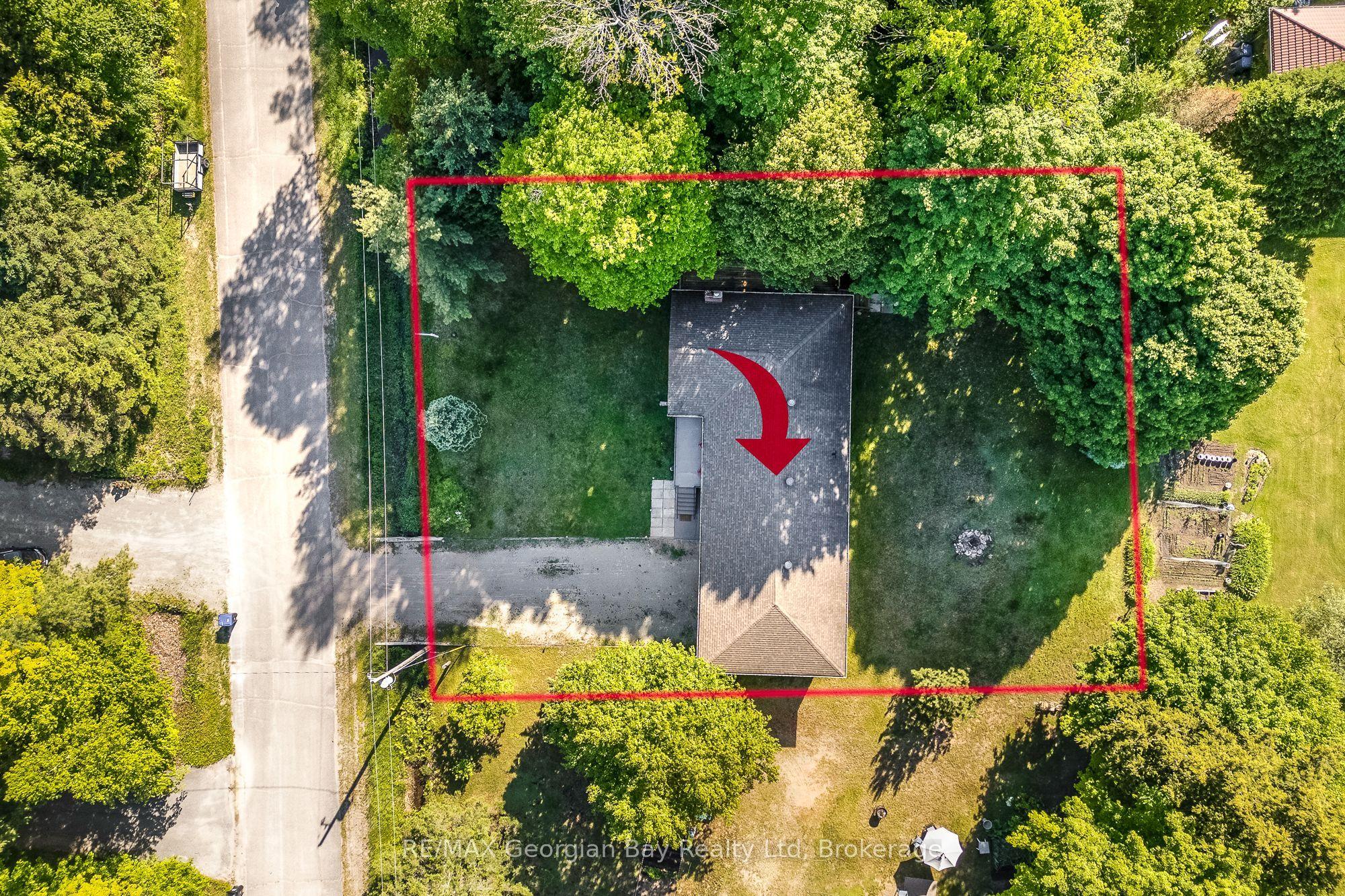 50 Leonard Road, Tiny, ON L9M 2H7