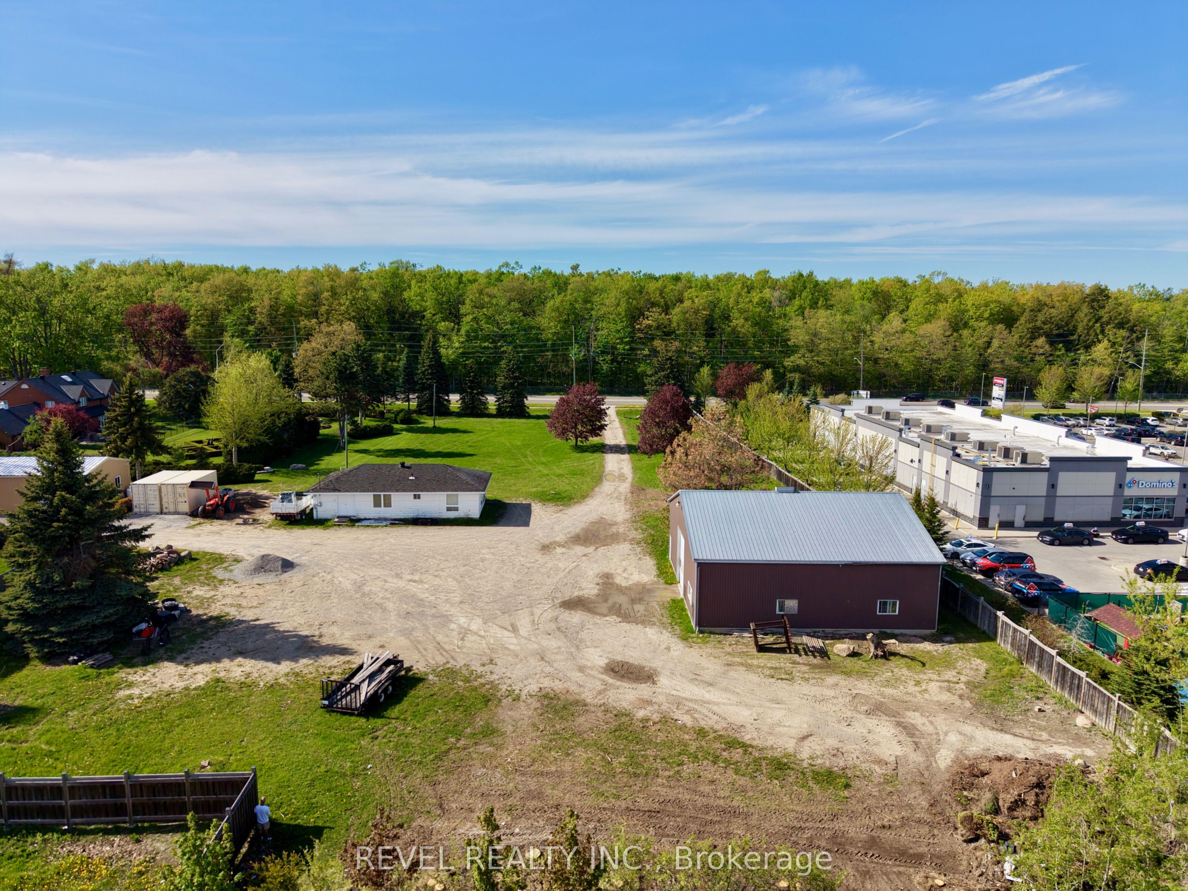 821 Big Bay Point Road, Barrie, ON L4M 4S6