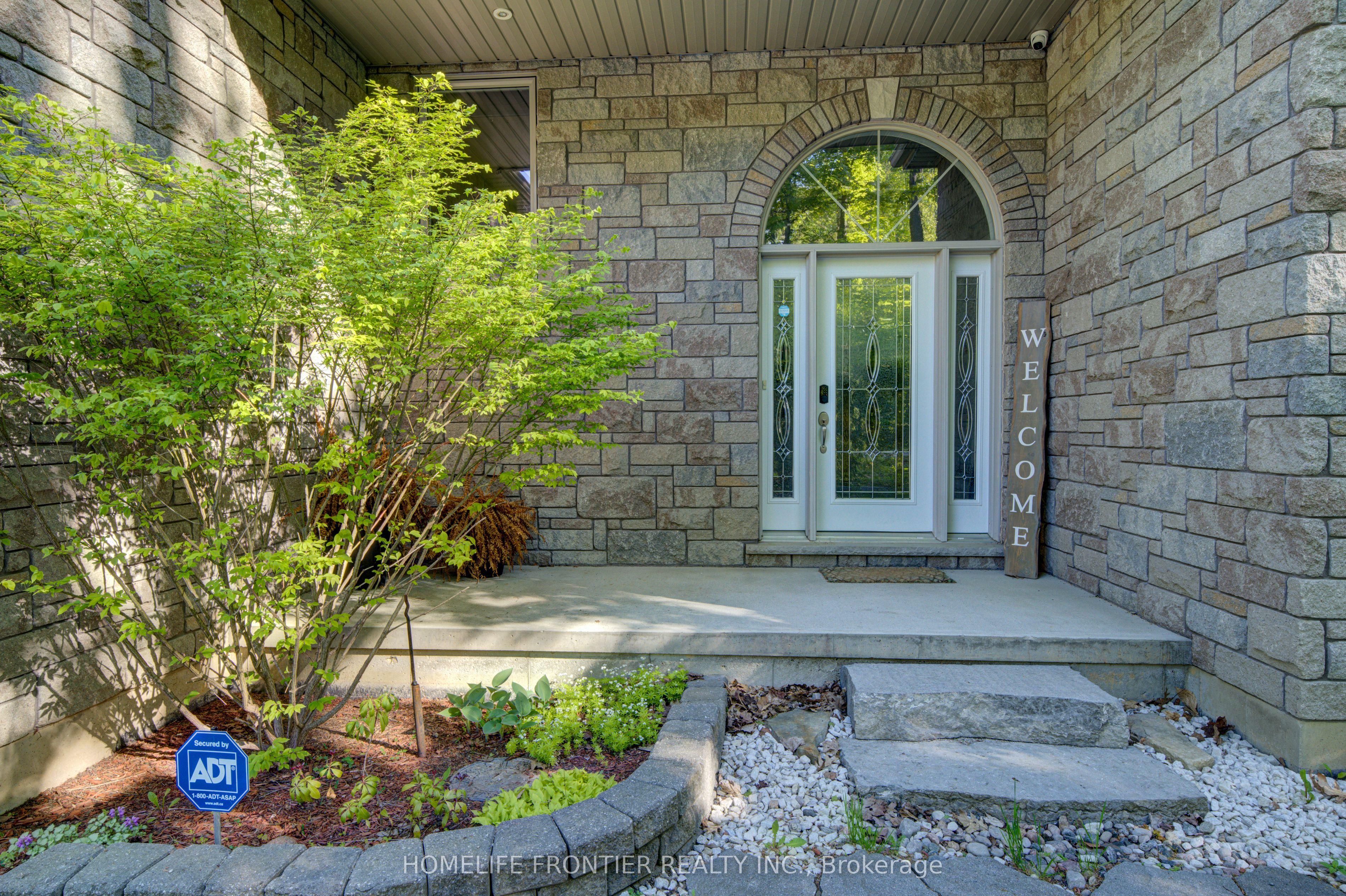 42 Forest Circle, Tiny, ON L9M 0H4