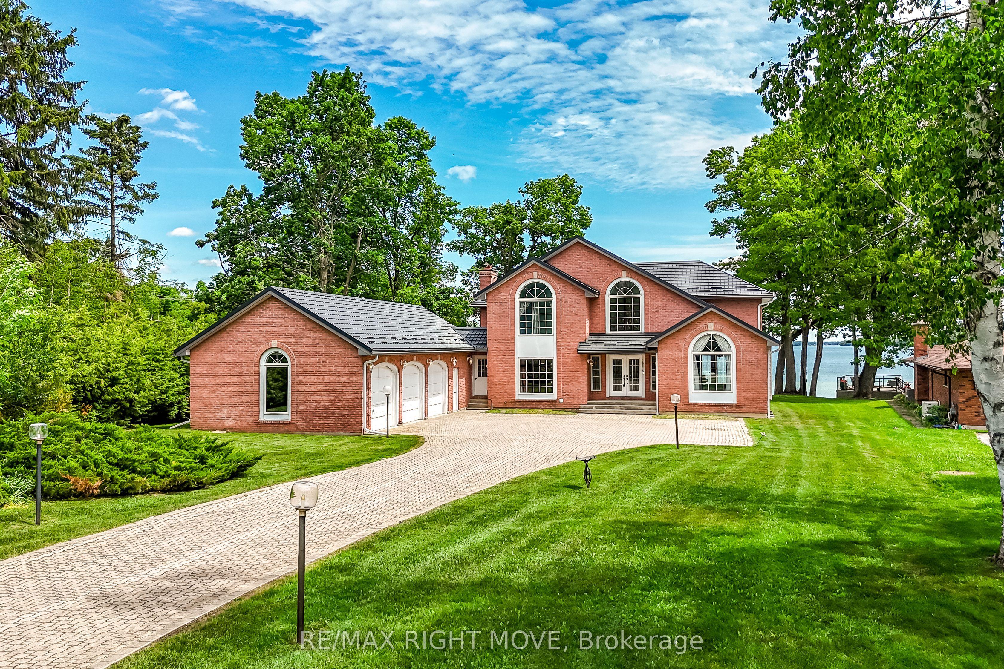 4229 Wilson Point Road N, Severn, ON L3V 7E1