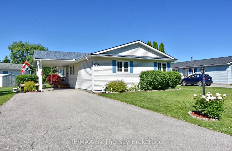 12 Indiana Avenue, Wasaga Beach, ON L9Z 3A8