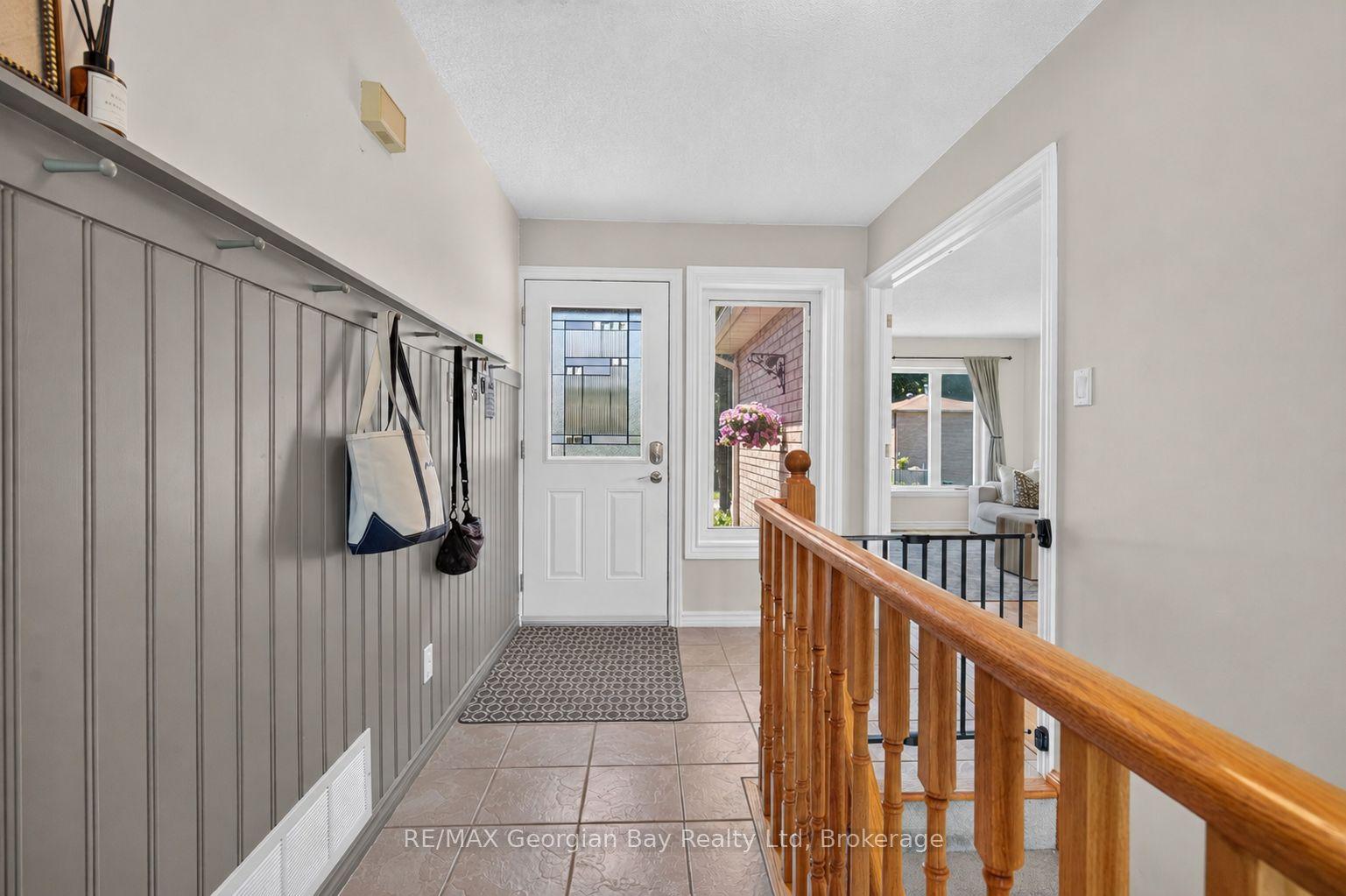1005 Dina Crescent, Midland, ON L4R 5C5