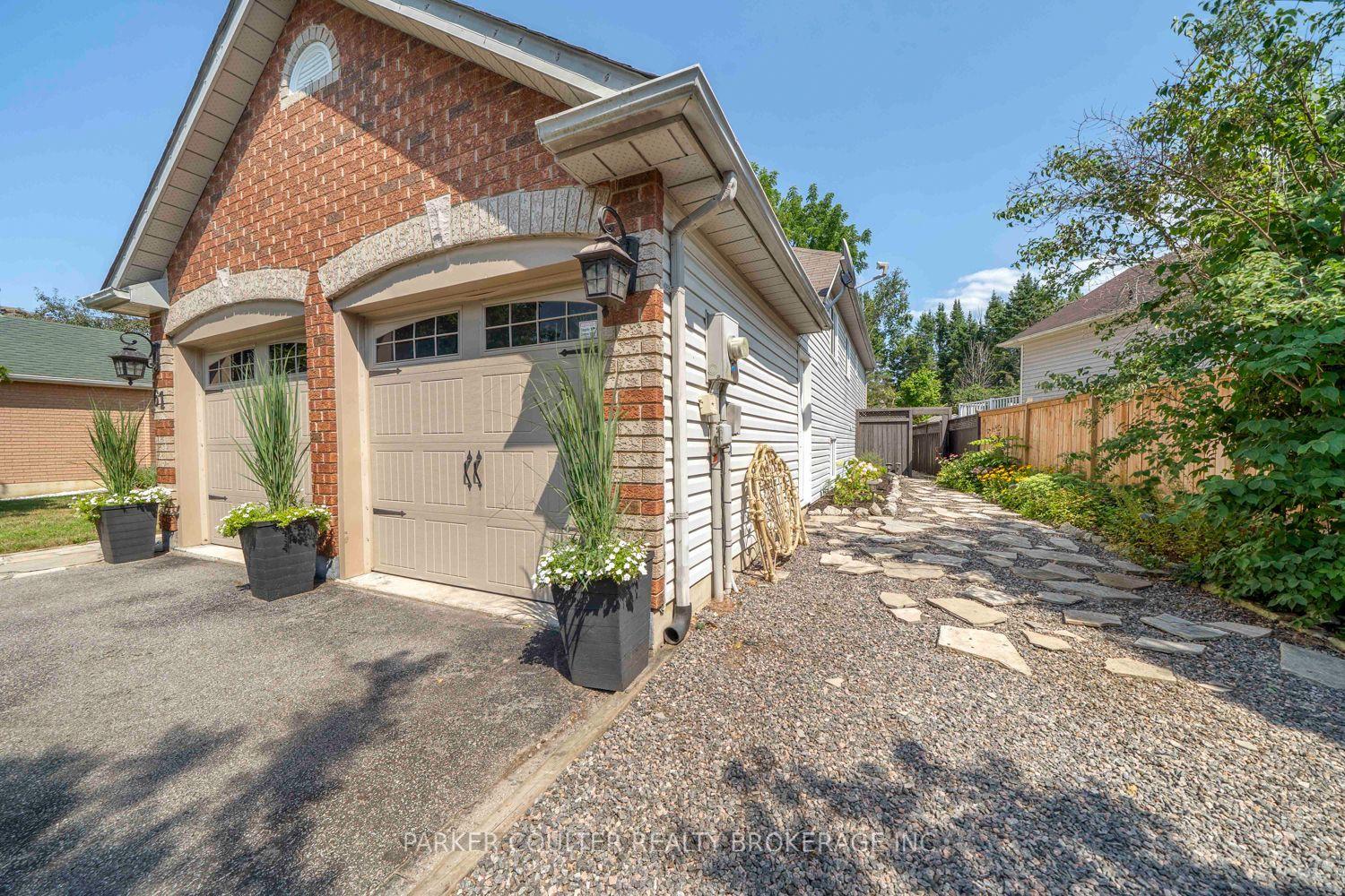 61 Dyer Drive, Wasaga Beach, ON L9Z 1E4