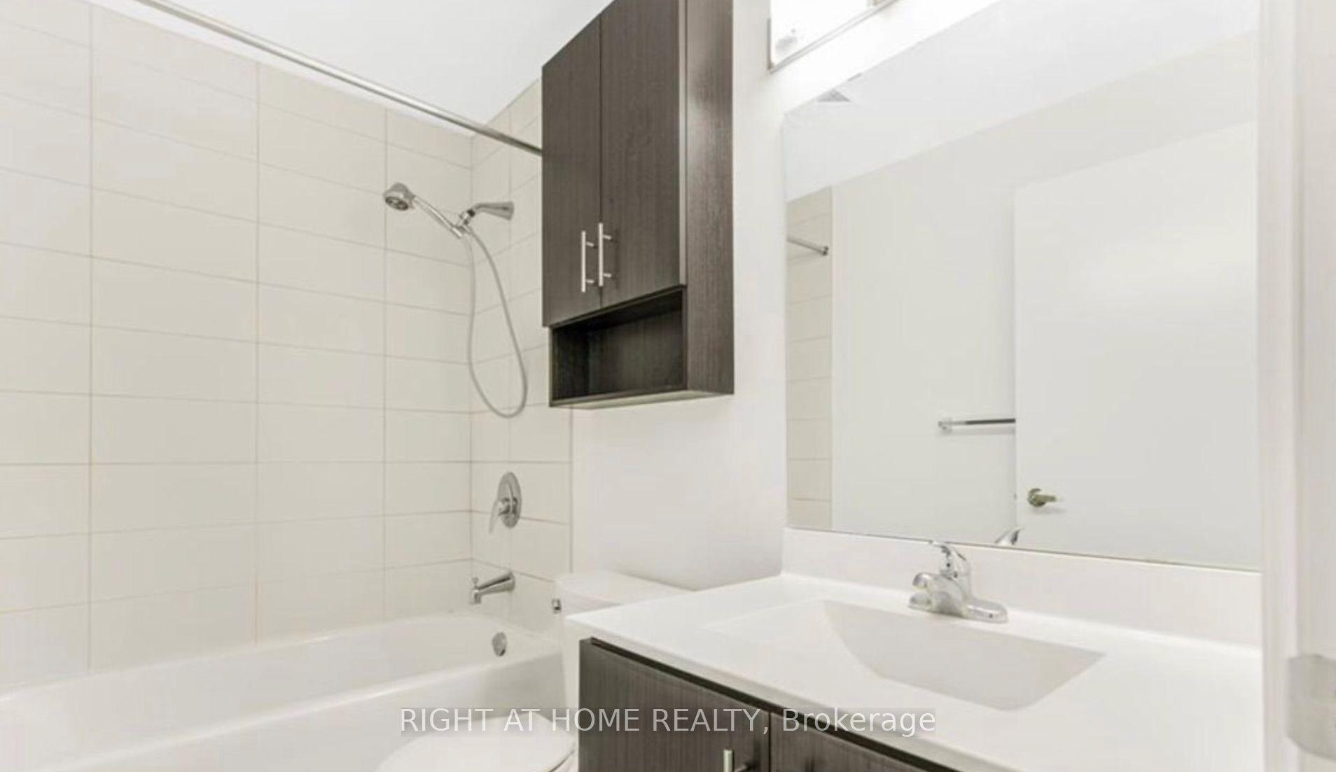 111 Worsley Street 607, Barrie, ON L4M 5R5