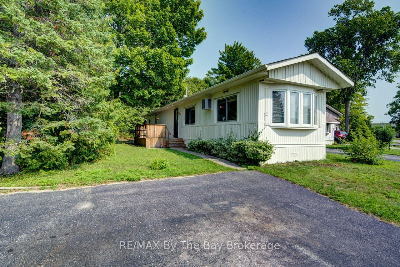 55 Georgian Glen Drive, Wasaga Beach, ON L9Z 1K7