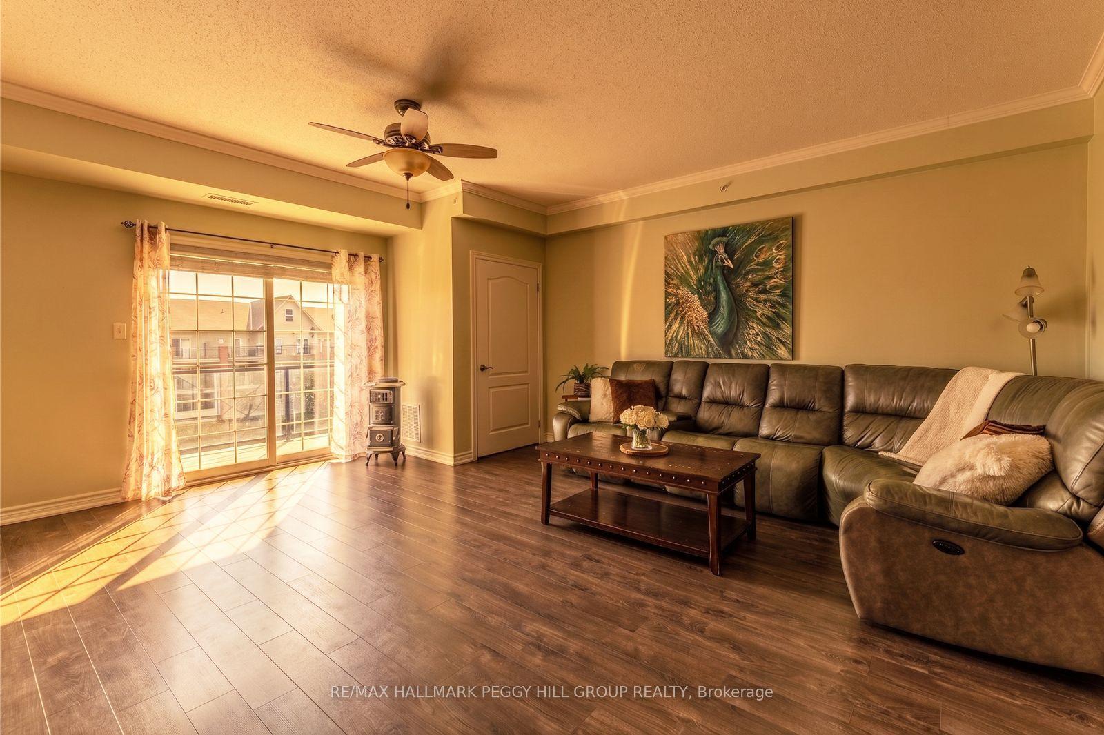 40 Ferndale Drive S 402, Barrie, ON L4N 2L3