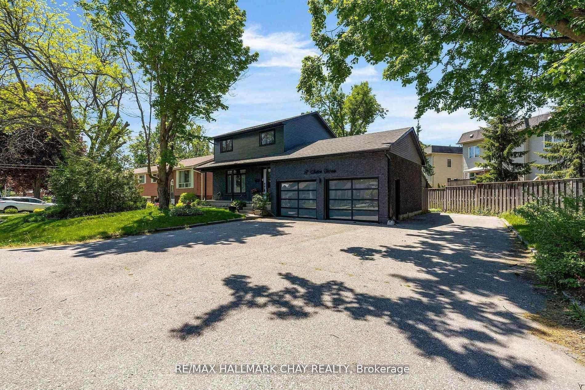 17 Walker Avenue, Orillia, ON L3V 6G8