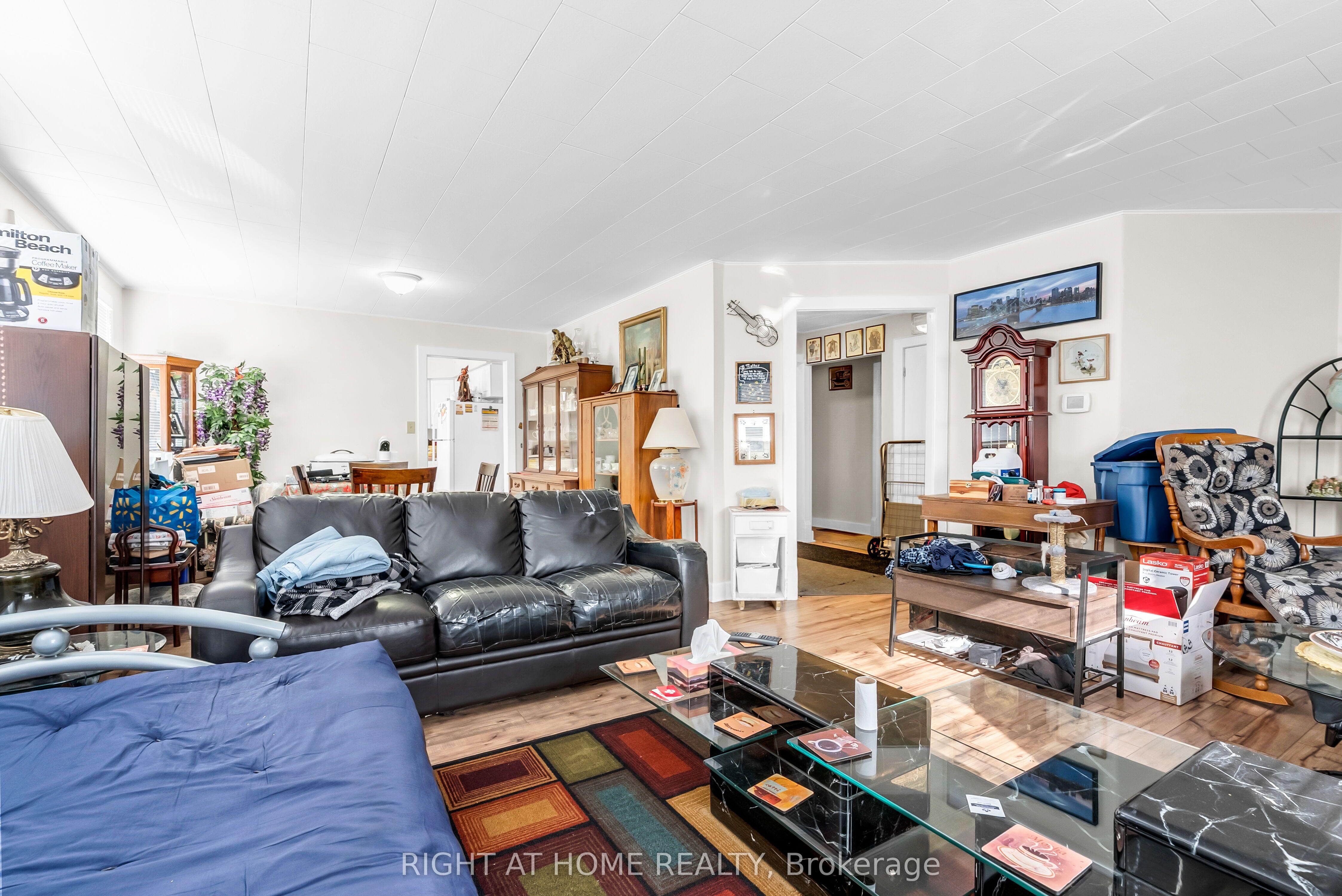 32 Matchedash Street N Apartment A, Orillia, ON L3V 4T5