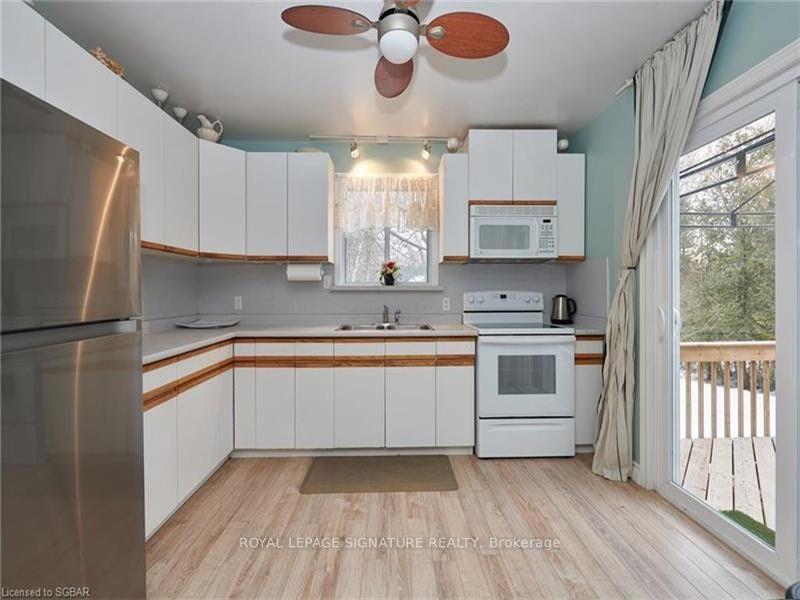 53 Lindale Avenue, Tiny, ON L9M 0J2
