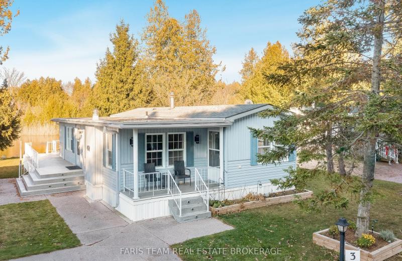 3 St James Place, Wasaga Beach, ON L9Z 3A8