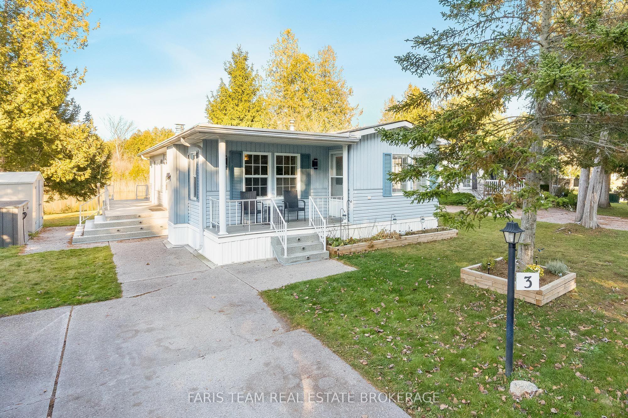 3 St James Place, Wasaga Beach, ON L9Z 3A8