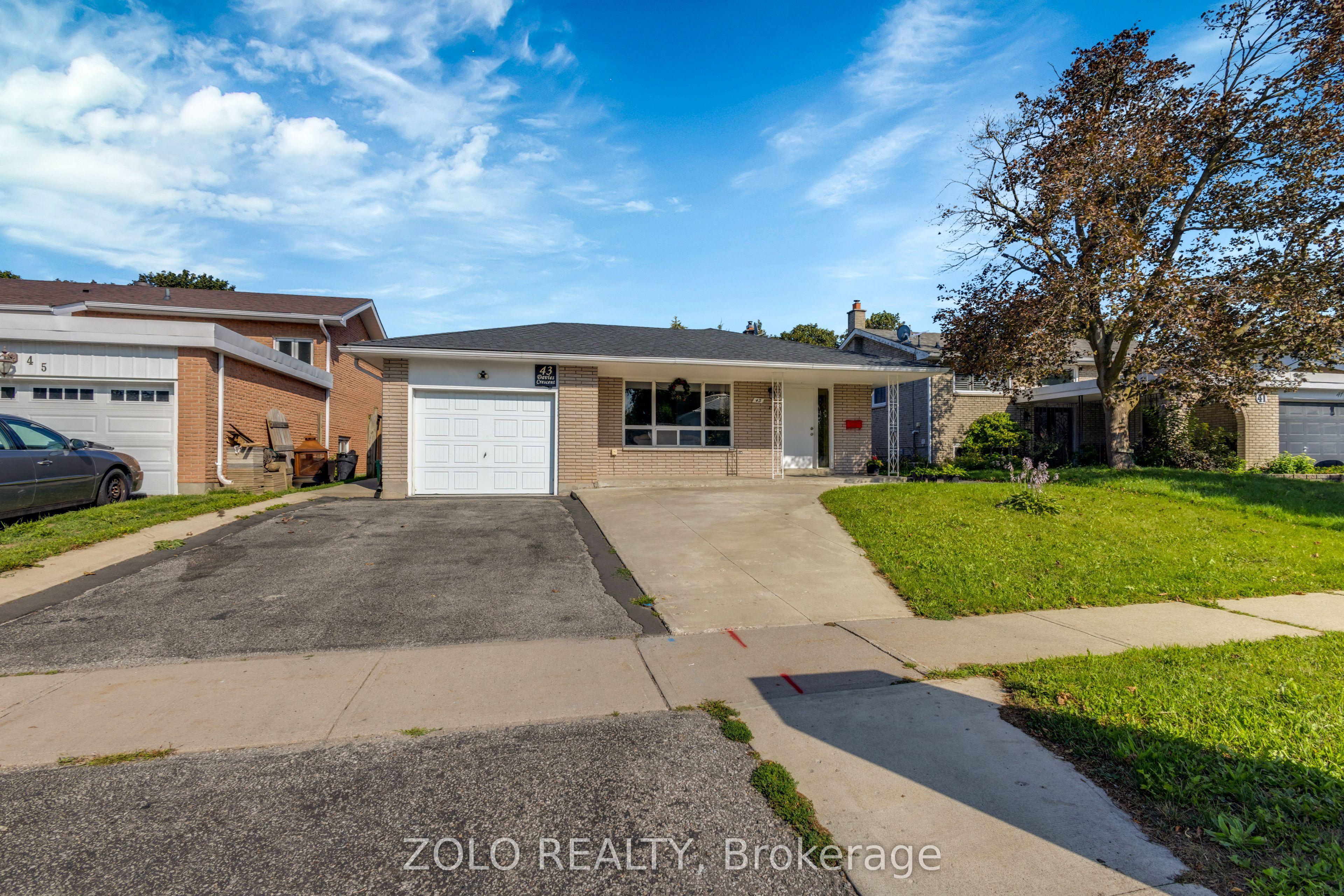 43 Davies Crescent, Barrie, ON L4M 2M4