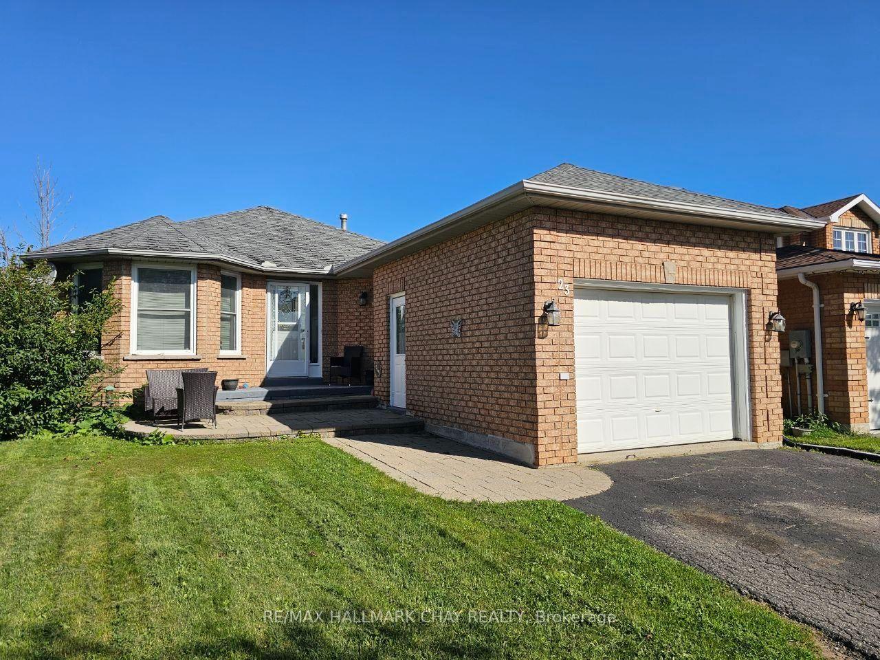 23 Morton Crescent, Barrie, ON L4N 7T4