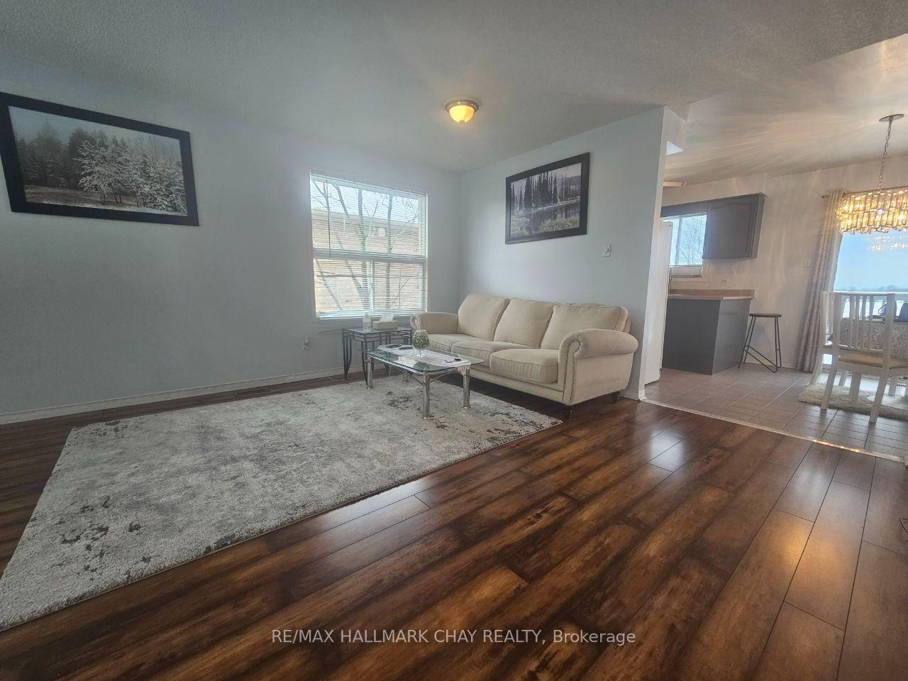 23 Morton Crescent, Barrie, ON L4N 7T4
