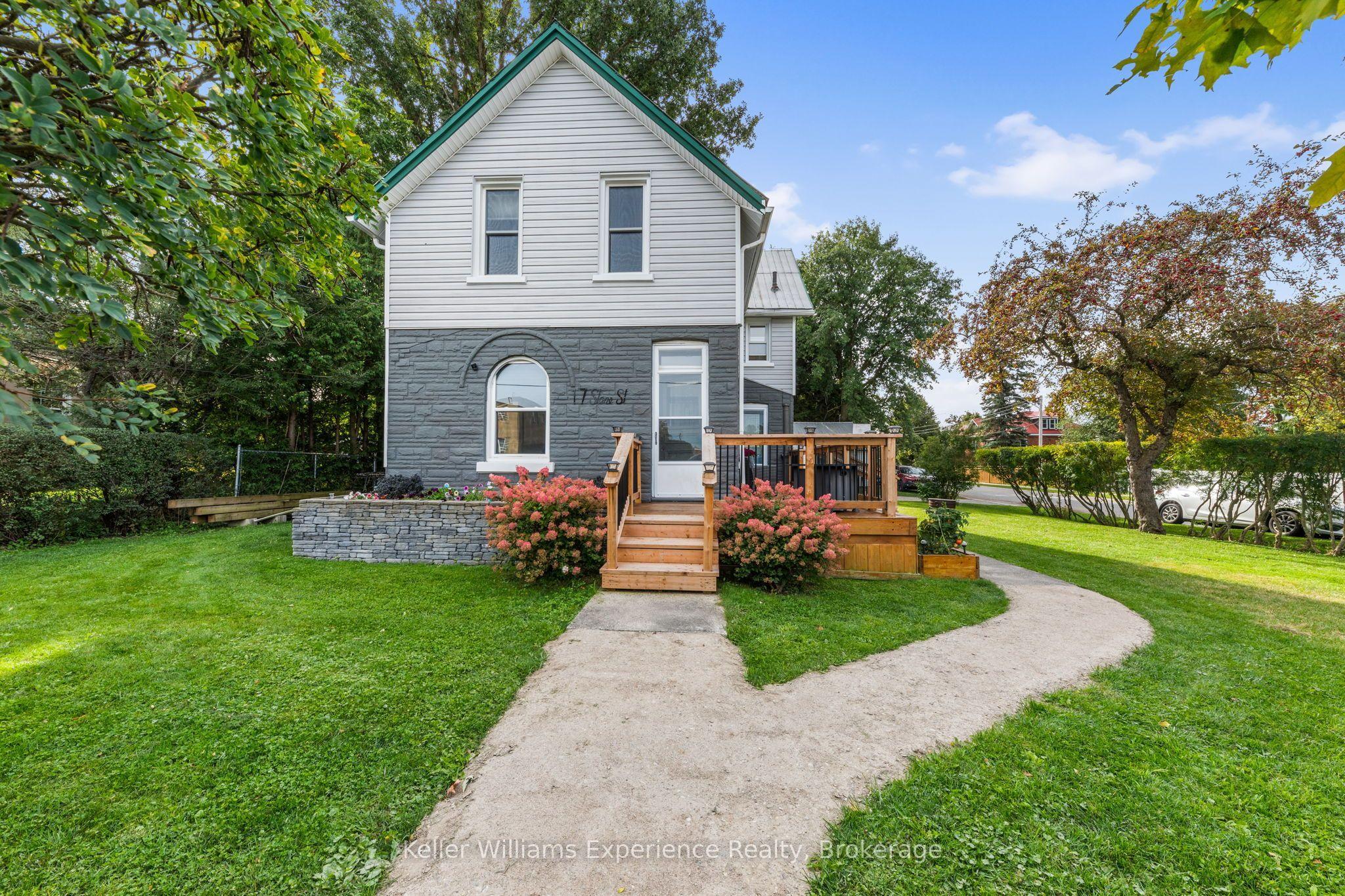 17 Stone Street, Springwater, ON L0L 1P0