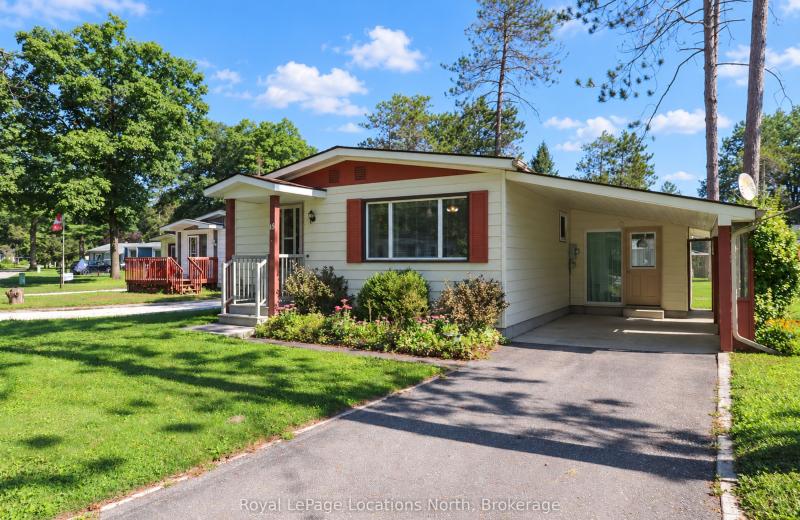 16 Sinclair Avenue S, Wasaga Beach, ON L9Z 1K3