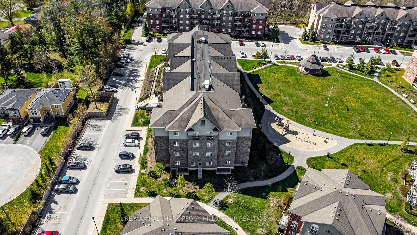 45 Ferndale Drive S 305, Barrie, ON L4N 5W7