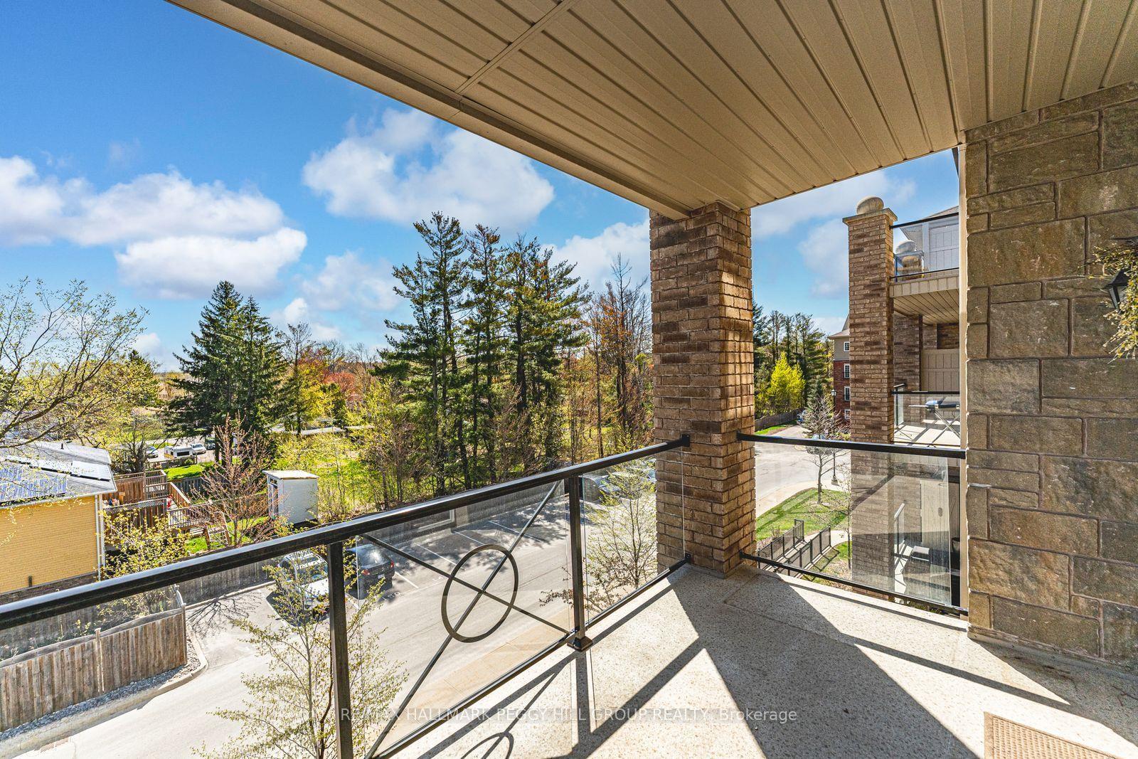 45 Ferndale Drive S 305, Barrie, ON L4N 5W7