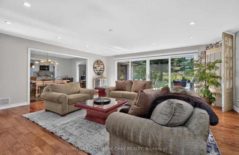98 Idlewood Drive, Springwater, ON L9X 0M5