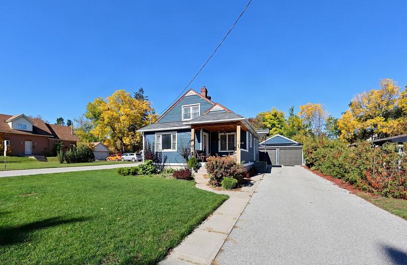 42 Donald Street, Barrie, ON L4N 1E3