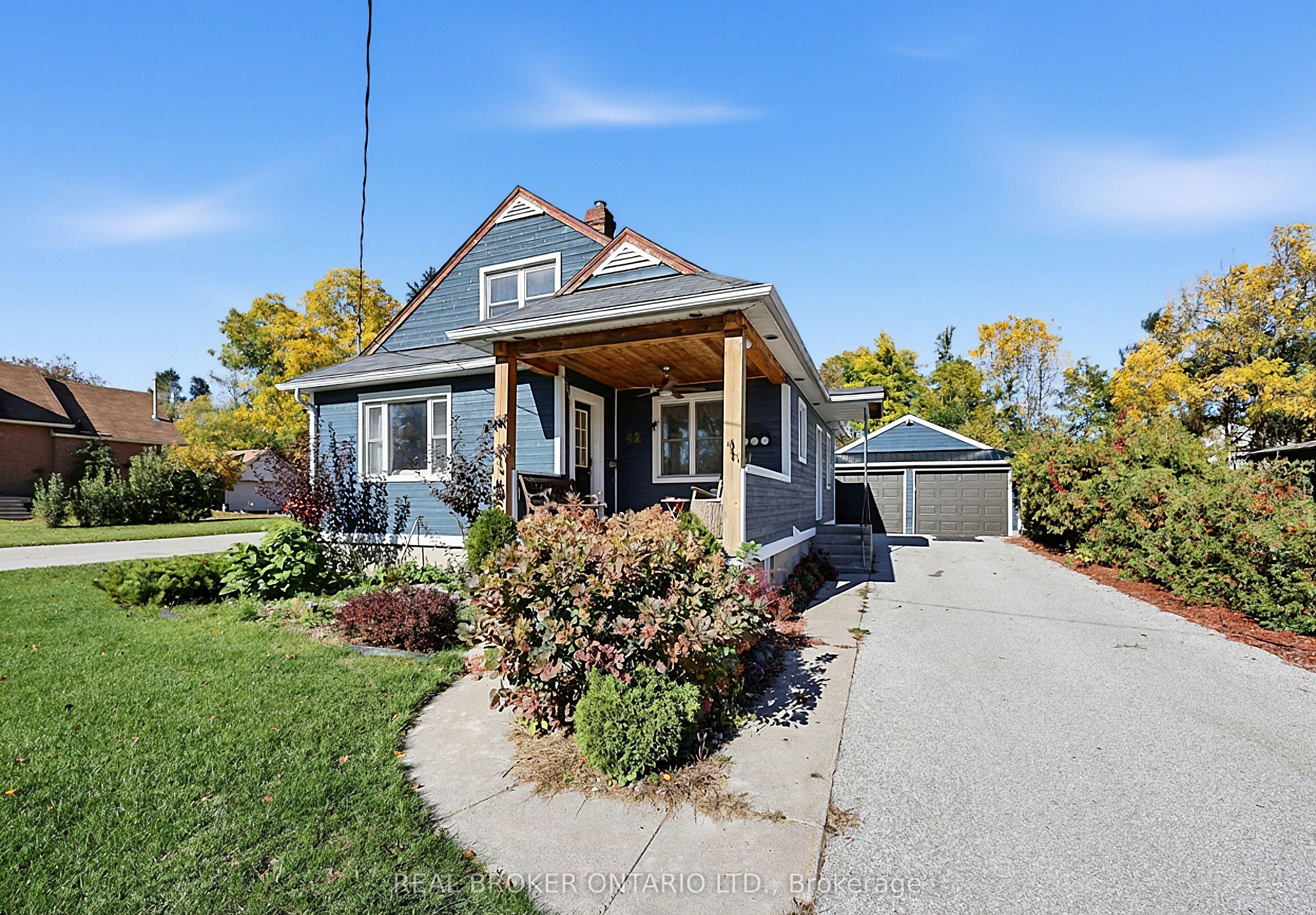 42 Donald Street, Barrie, ON L4N 1E3