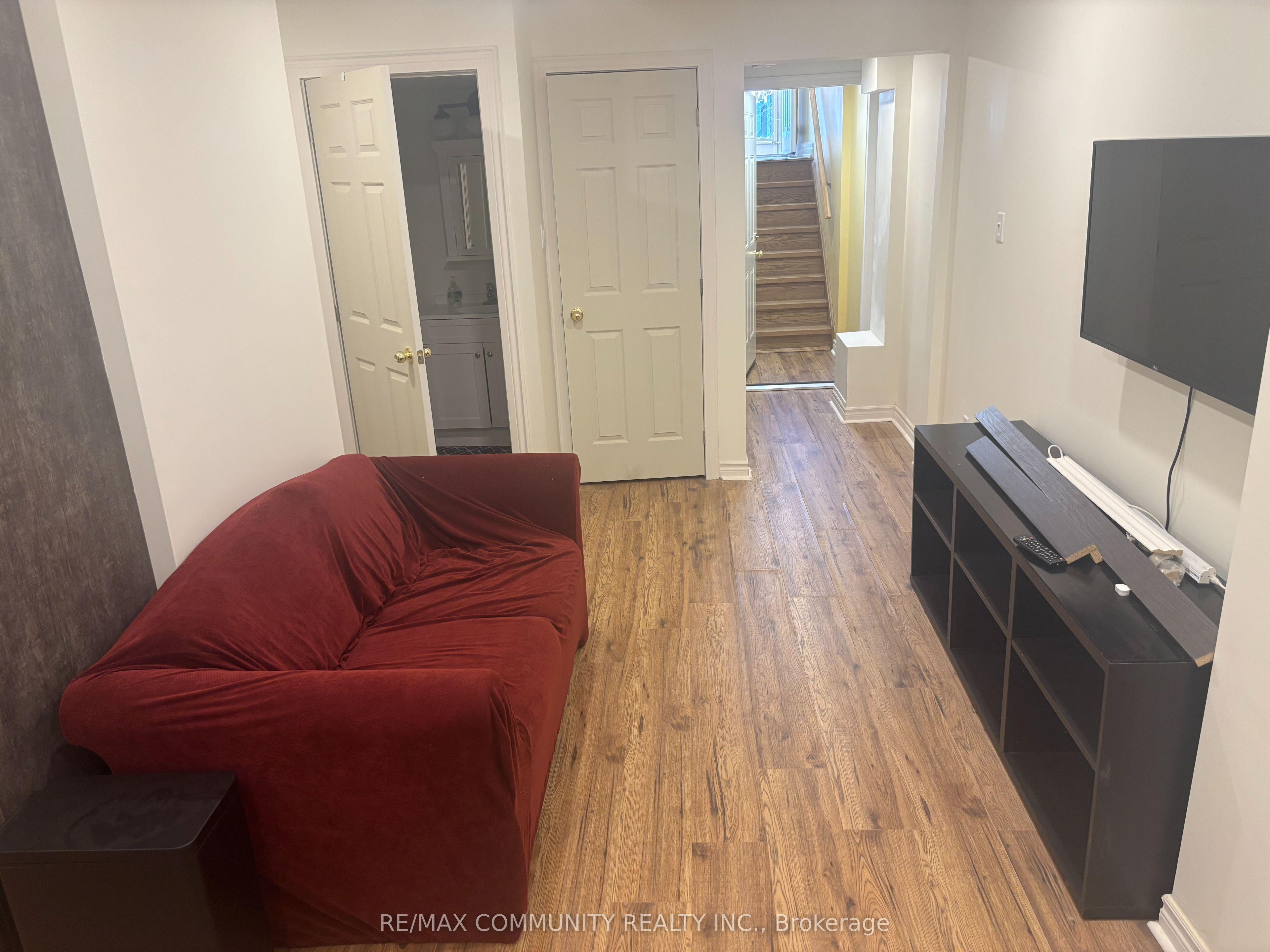 744 Shore Lane Basement, Wasaga Beach, ON L9Z 2C7
