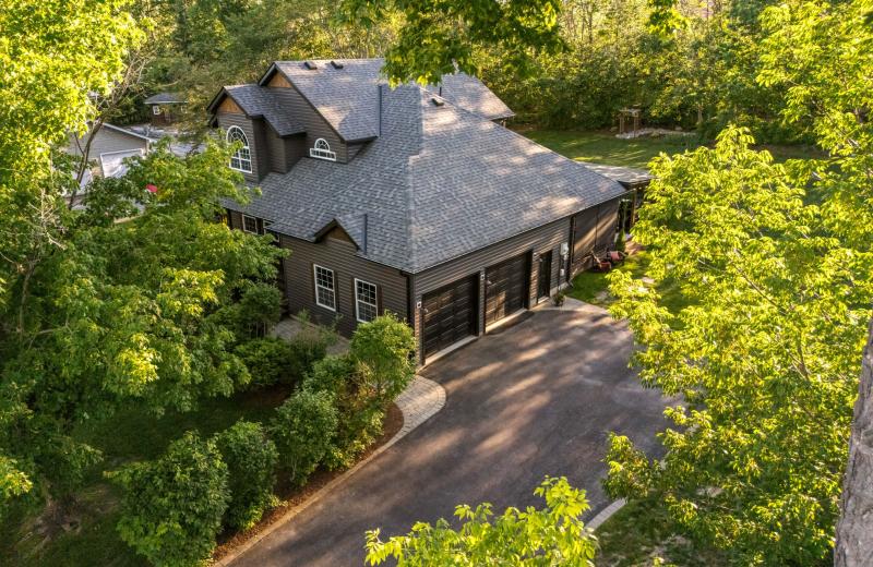 4254 Forest Wood Drive, Severn, ON L3V 6H3