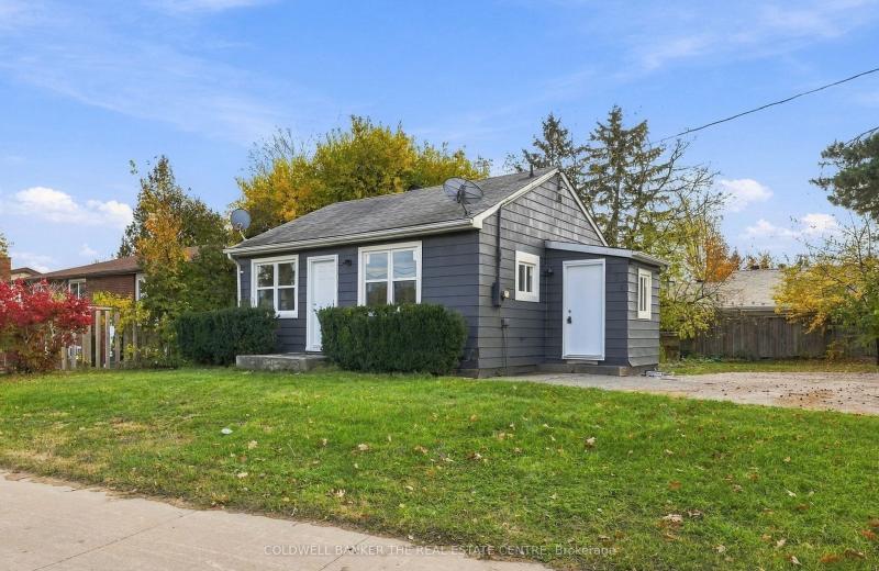 202 Ferndale Drive N, Barrie, ON L4N 9W1