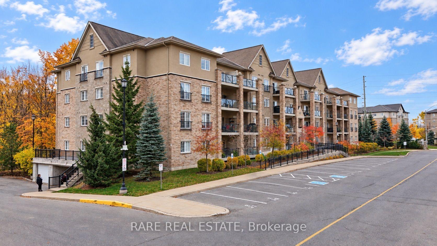 41 Ferndale Drive S 107, Barrie, ON L4N 5T6