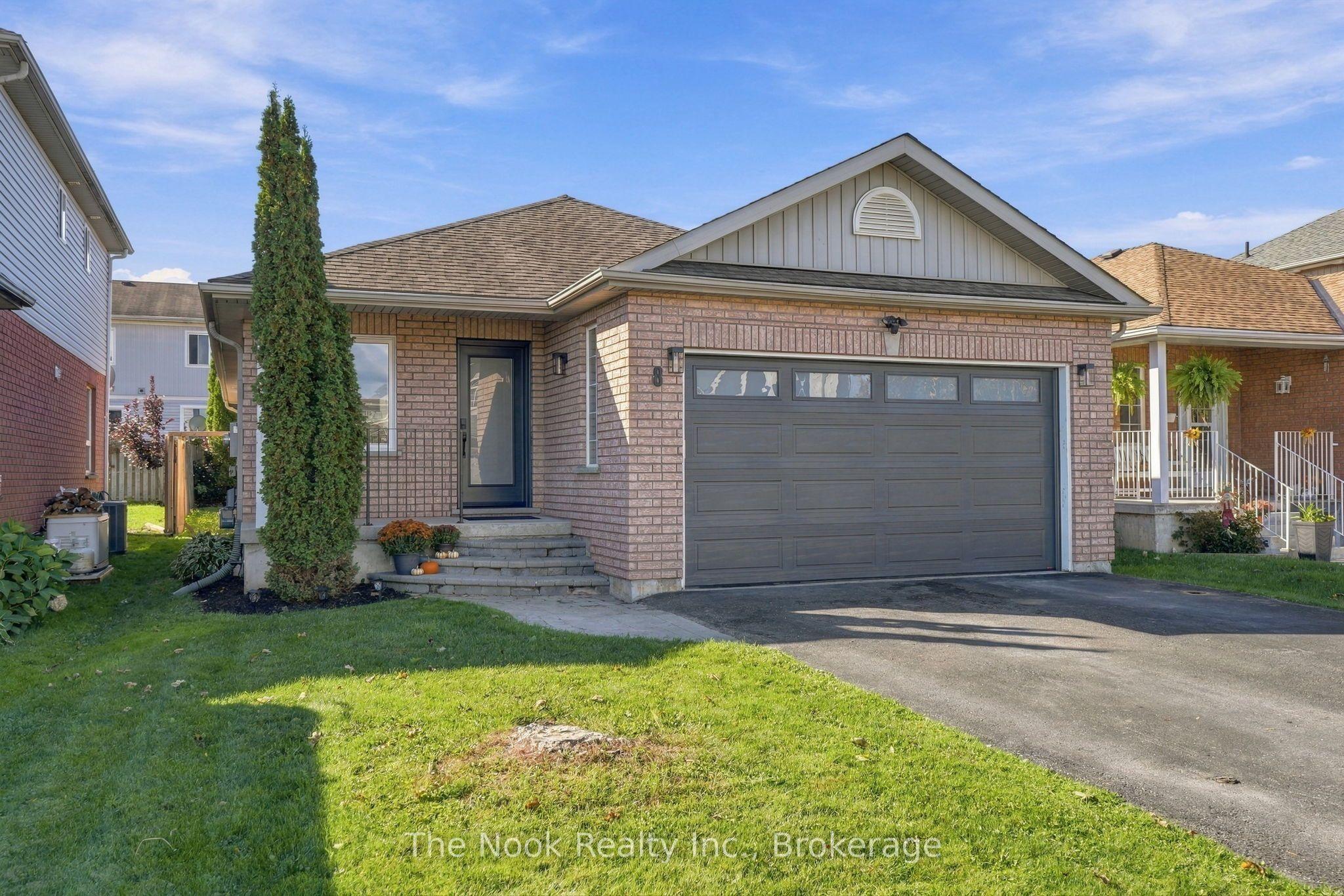 8 Vanessa Drive, Orillia, ON L3V 7Y8
