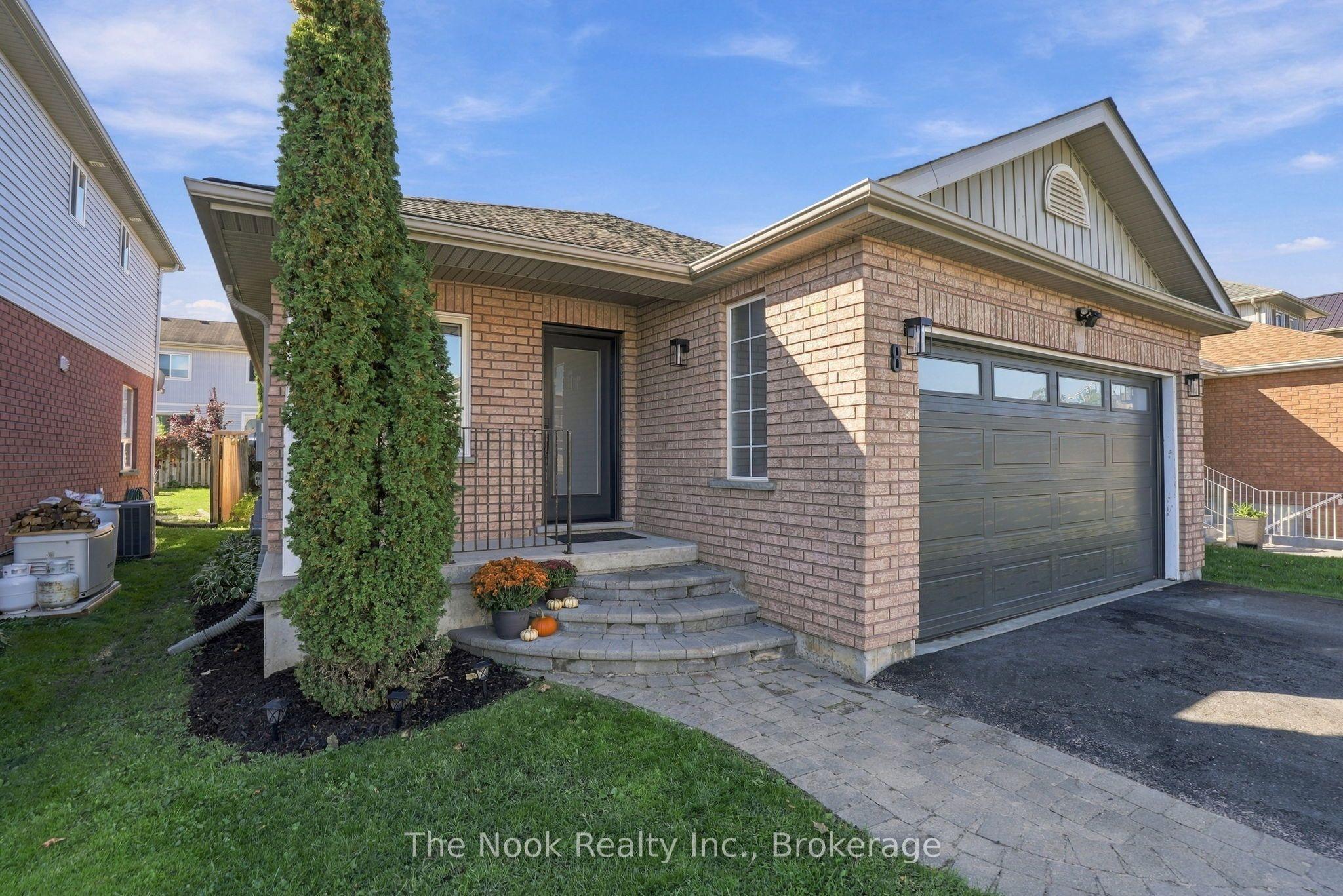 8 Vanessa Drive, Orillia, ON L3V 7Y8